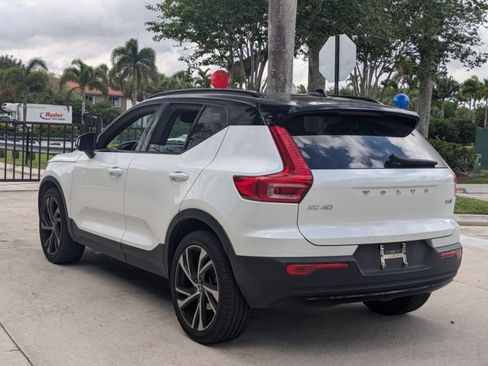 Used 2021 Volvo XC40 T5 R-Design image 7
