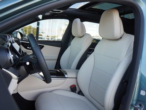 Used 2026 Mercedes-Benz GLC 300 image 27