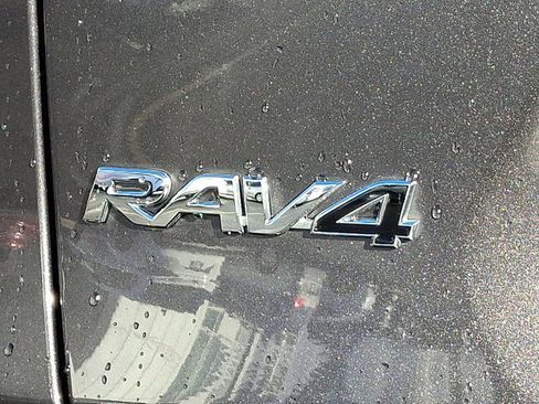 Used 2024 Toyota RAV4 XLE image 32