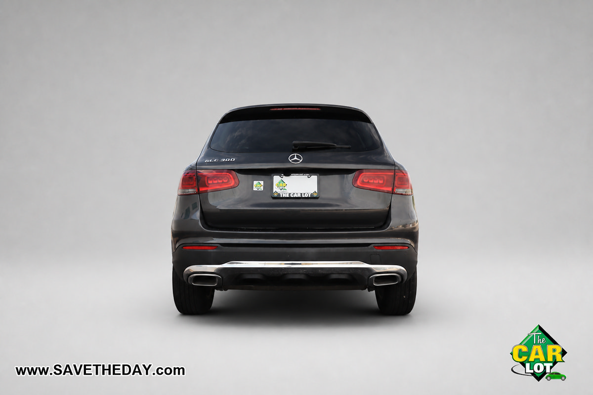 Used 2021 Mercedes-Benz GLC 300 w/ Premium Package image 7