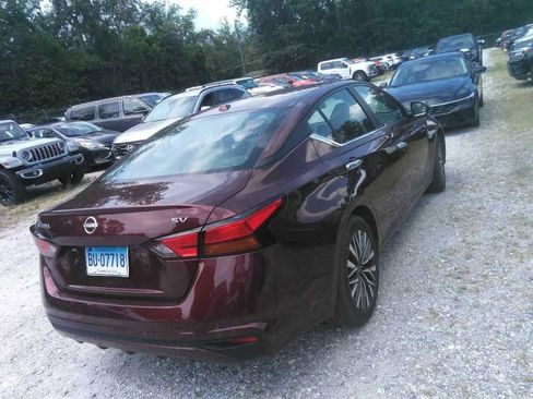 Used 2024 Nissan Altima 2.5 SV FWD image 3
