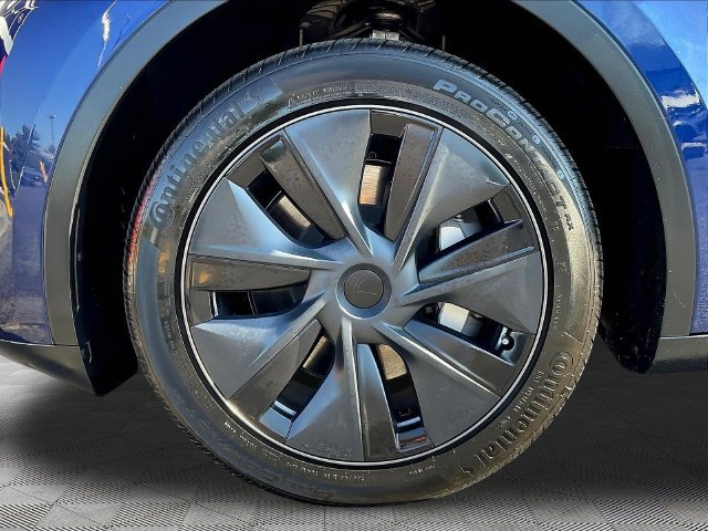 Used 2024 Tesla Model Y Long Range RWD image 34