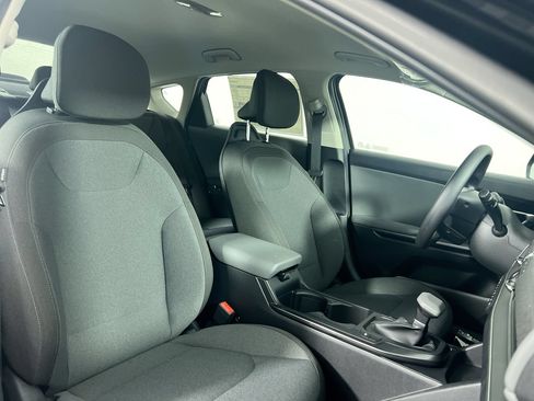 New 2026 Kia K4 FWD image 31