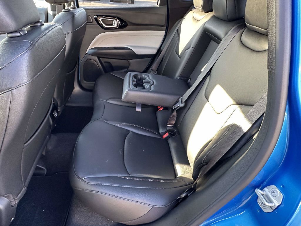 Used 2024 Jeep Compass Limited w/ Sun and Sound Group AWD/4WD image 12