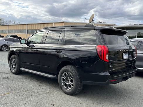 Used 2025 Ford Expedition Active image 6