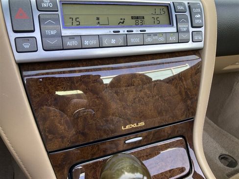 Used 2006 Lexus SC 430 Convertible RWD image 27