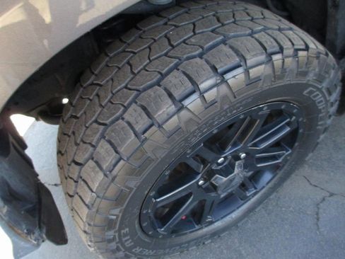 Used 2020 Toyota Tundra SR5 w/ SR5 Upgrade Package image 12