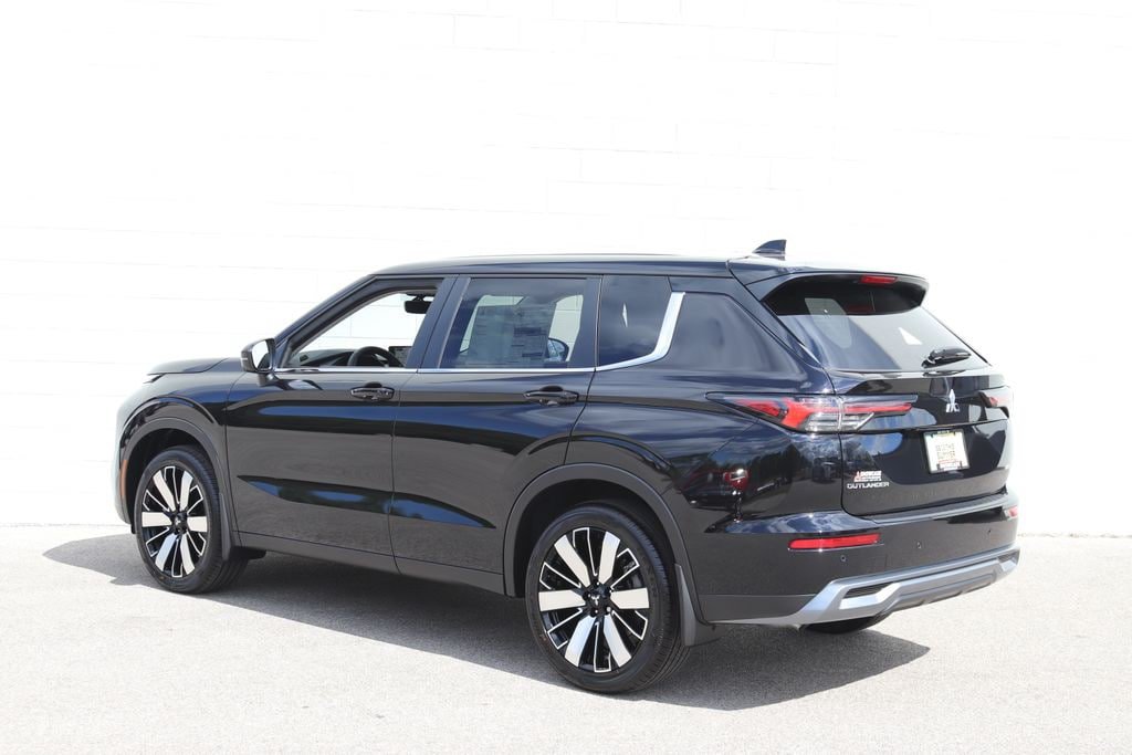 New 2026 Mitsubishi Outlander SE AWD/4WD image 2