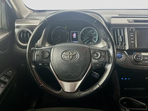 Used 2018 Toyota RAV4 XLE AWD/4WD image 17