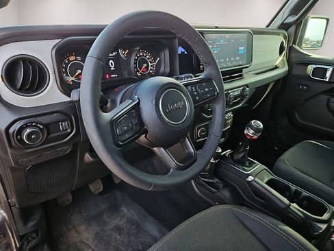 Used 2025 Jeep Wrangler Sport AWD/4WD image 18