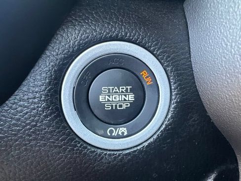 Used 2023 RAM 1500 Laramie AWD/4WD image 24