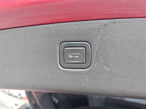 Certified 2020 Chevrolet Blazer LT w/ Sound & Technology Package image 17