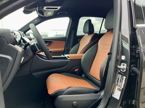 Certified 2025 Mercedes-Benz GLC 300 4MATIC image 3