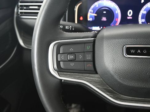 Used 2023 Jeep Wagoneer L Series II image 34