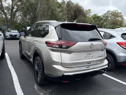 Used 2025 Nissan Rogue Platinum w/ Tech Package image 5