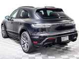 Certified 2022 Porsche Macan image 3