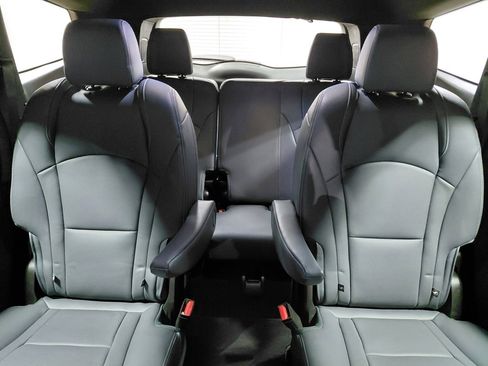 Used 2024 Buick Enclave Premium image 26