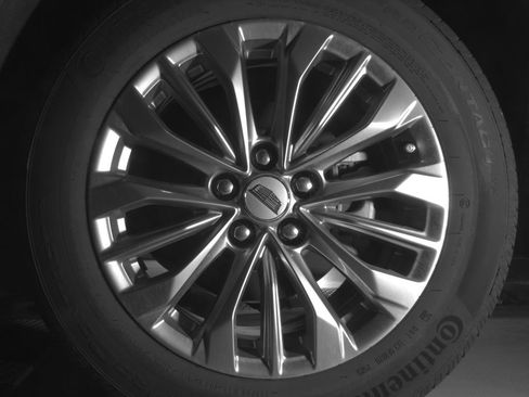 Used 2024 Cadillac XT4 Premium Luxury w/ Cold Weather Package AWD/4WD image 15