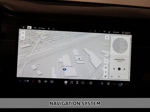 Used 2022 Rivian R1T Adventure image 3