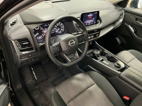 Used 2025 Nissan Rogue SV AWD/4WD image 14