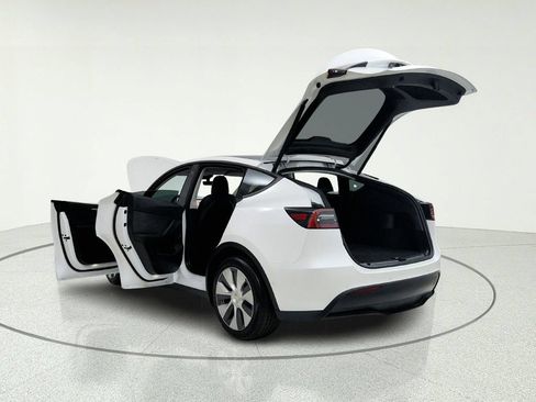 Used 2022 Tesla Model Y Long Range AWD/4WD image 12