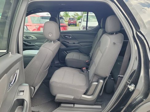 Used 2023 Chevrolet Traverse LT FWD image 11
