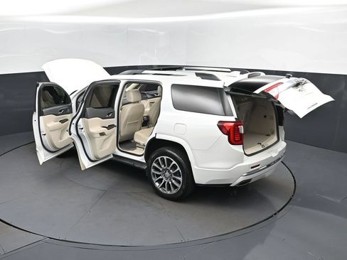 Used 2021 GMC Acadia Denali w/ Denali Technology Package FWD image 2