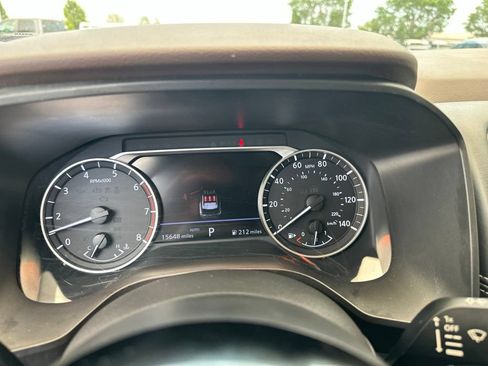 Used 2023 Nissan Rogue SV AWD/4WD image 18