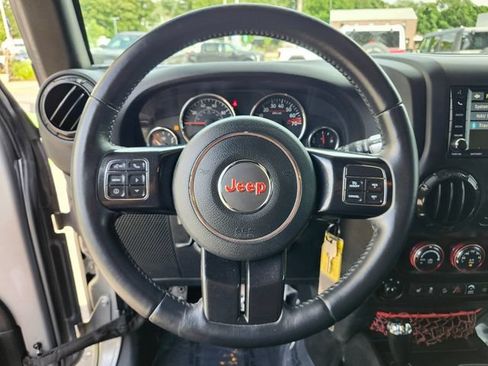 Used 2017 Jeep Wrangler Unlimited Rubicon AWD/4WD image 25