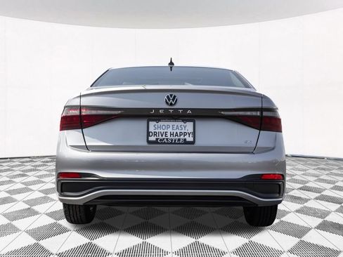 Certified 2025 Volkswagen Jetta SE FWD image 8