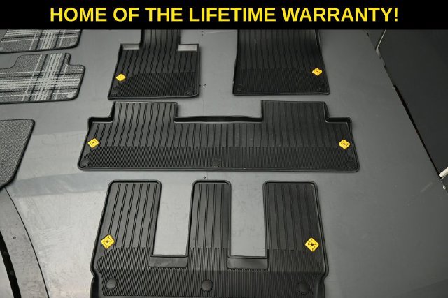 Used 2025 Rivian R1S Premium Dual AWD/4WD image 46