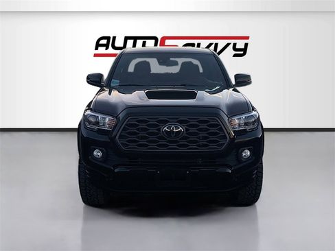 Used 2020 Toyota Tacoma TRD Sport w/ Technology Package image 2