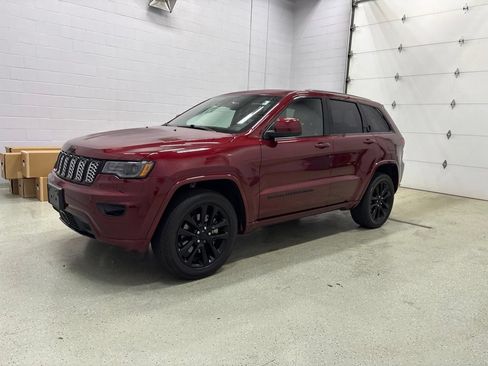 Used 2022 Jeep Grand Cherokee Laredo X AWD/4WD image 8
