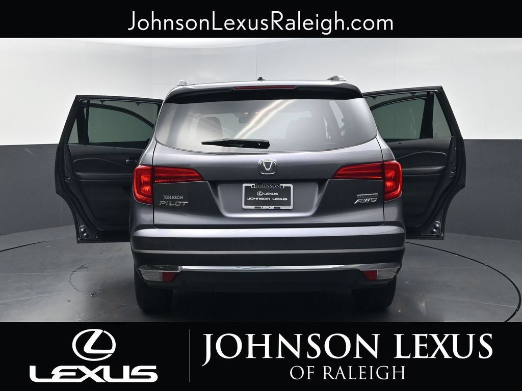 Used 2017 Honda Pilot Touring image 35