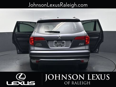 Used 2017 Honda Pilot Touring image 35