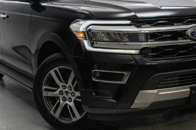 Certified 2024 Ford Expedition Limited AWD/4WD image 2