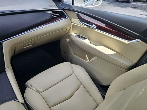 Used 2019 Cadillac XT5 Premium Luxury FWD image 21