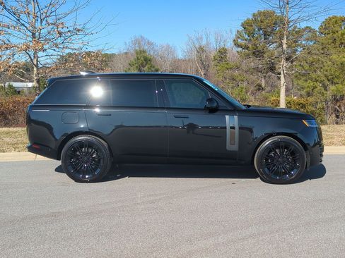 New 2026 Land Rover Range Rover SV image 5