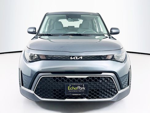 Used 2025 Kia Soul LX w/ LX Technology Package FWD image 2
