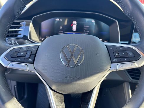 Used 2025 Volkswagen Jetta SE image 27