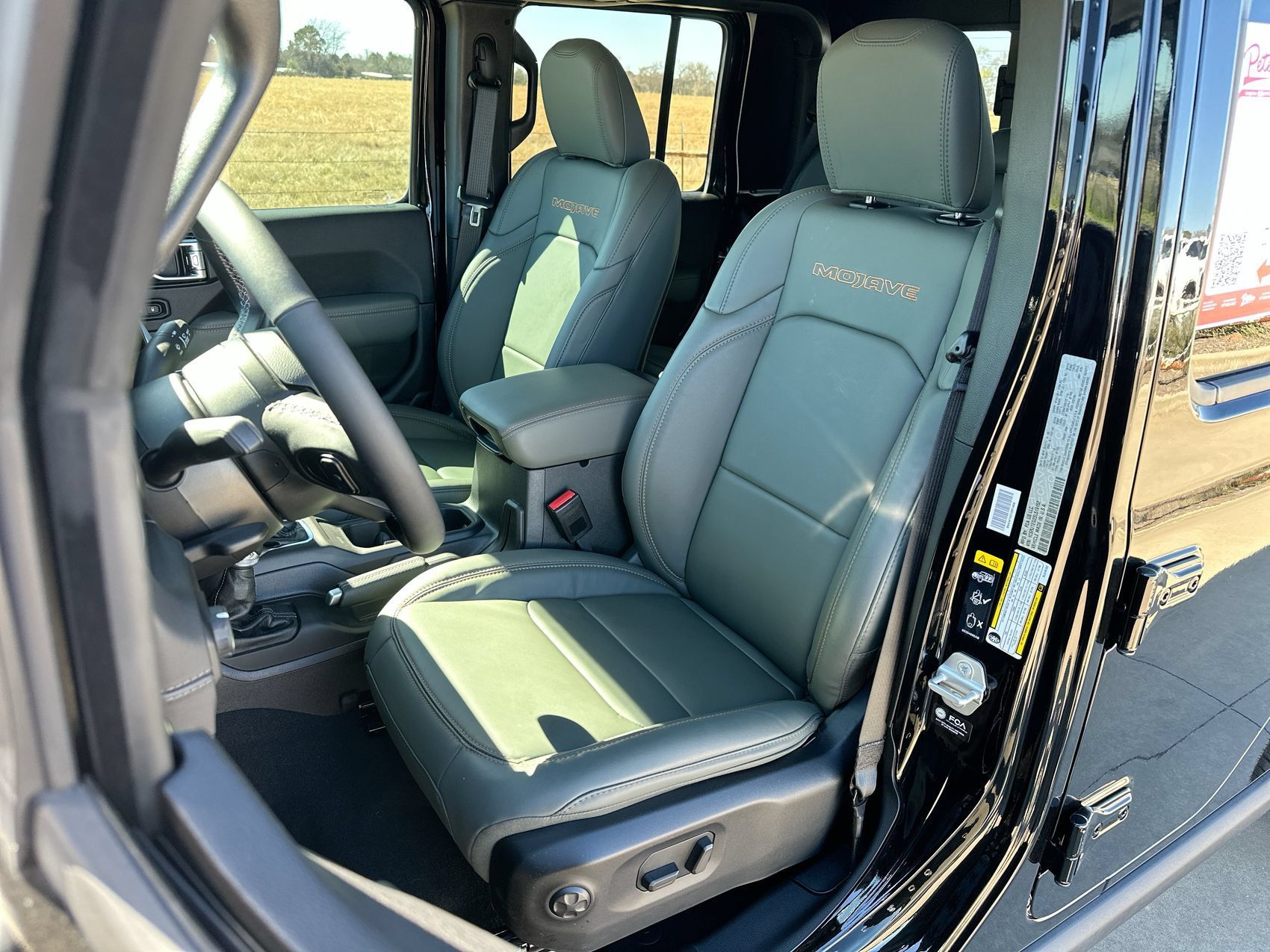 Used 2025 Jeep Gladiator Mojave AWD/4WD image 11