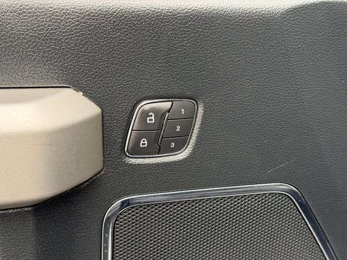 Used 2019 Ford F150 Lariat image 14