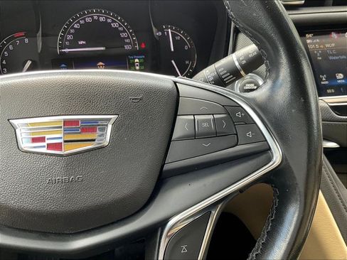 Used 2019 Cadillac XT5 FWD image 17