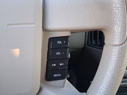 Used 2010 Ford Edge SE image 18