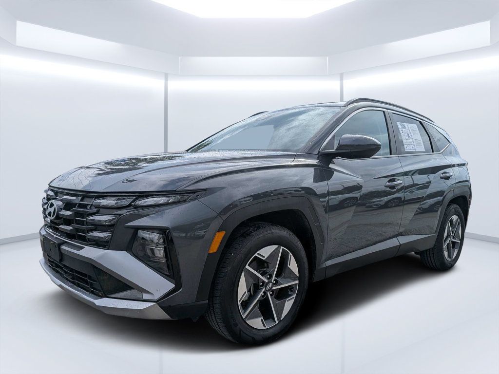 Certified 2025 Hyundai Tucson SEL AWD/4WD image 9