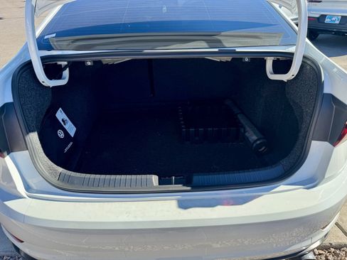 Used 2019 Volkswagen Jetta GLI Autobahn image 16