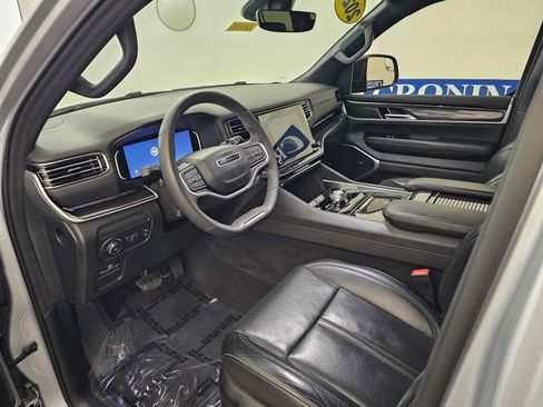 Used 2024 Jeep Wagoneer L 4WD image 14