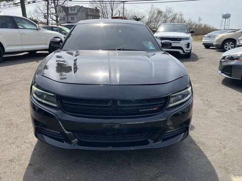 Used 2015 Dodge Charger SXT image 2