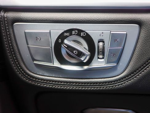 Used 2019 BMW 750i w/ Executive Package RWD image 32