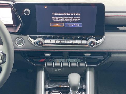 New 2026 Chevrolet Colorado Z71 w/ Midnight Edition AWD/4WD image 16